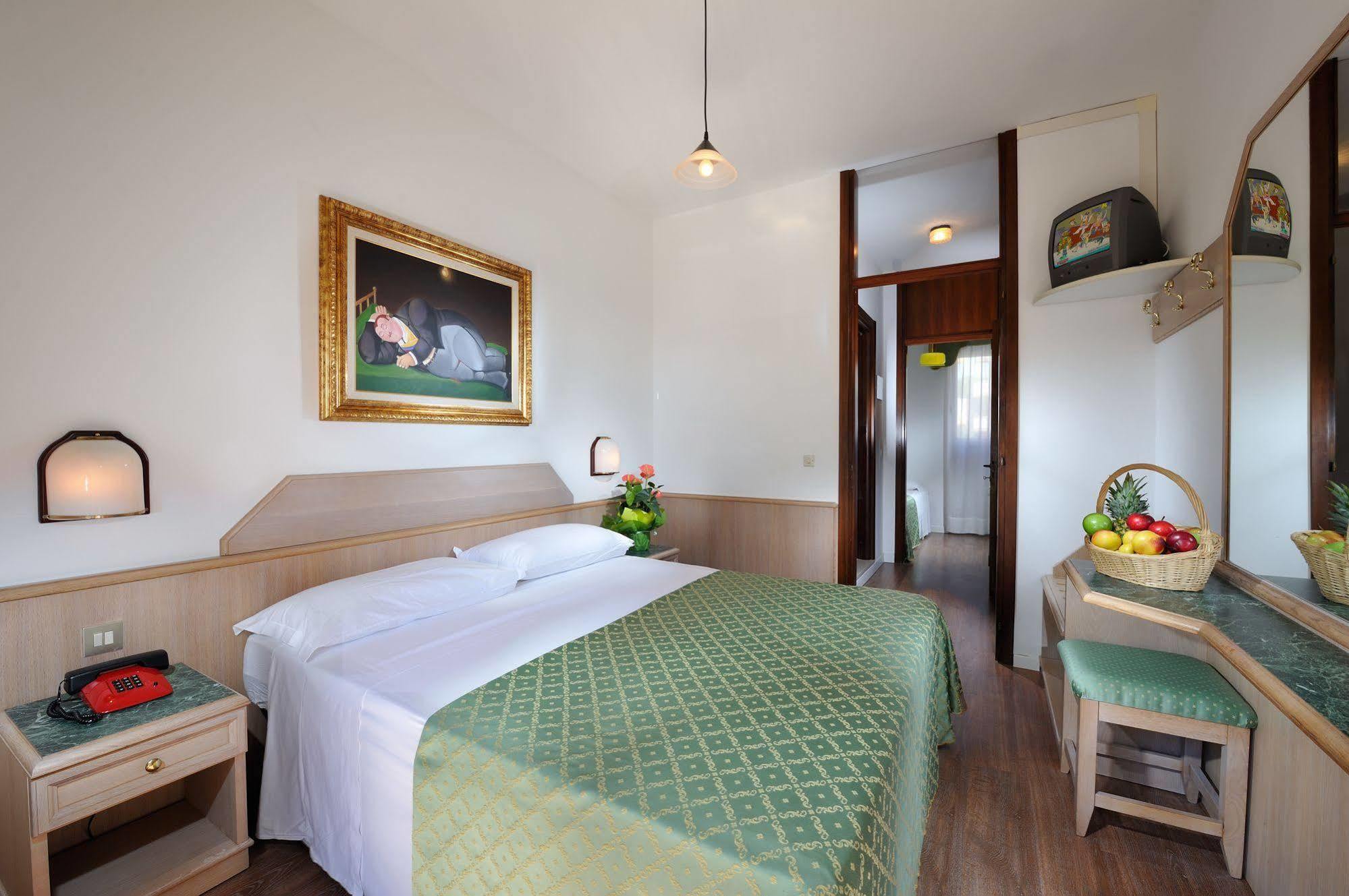 Hotel Niagara Lignano Sabbiadoro Zewnętrze zdjęcie